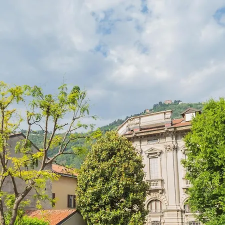 Ice Queen Chamber By Rent Como