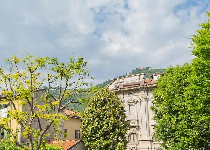 Ice Queen Chamber By Rent Como